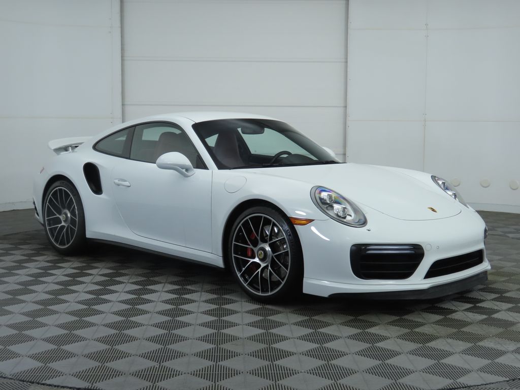 Thumbnail: 2018 Porsche 911 - 3