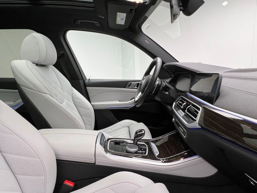 Thumbnail: 2023 BMW X5 - 6