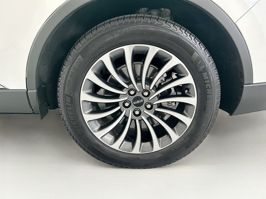 Thumbnail: 2023 Lincoln Aviator - 30