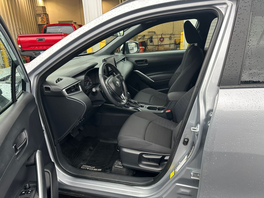 2024 Toyota Corolla Cross Hybrid SE