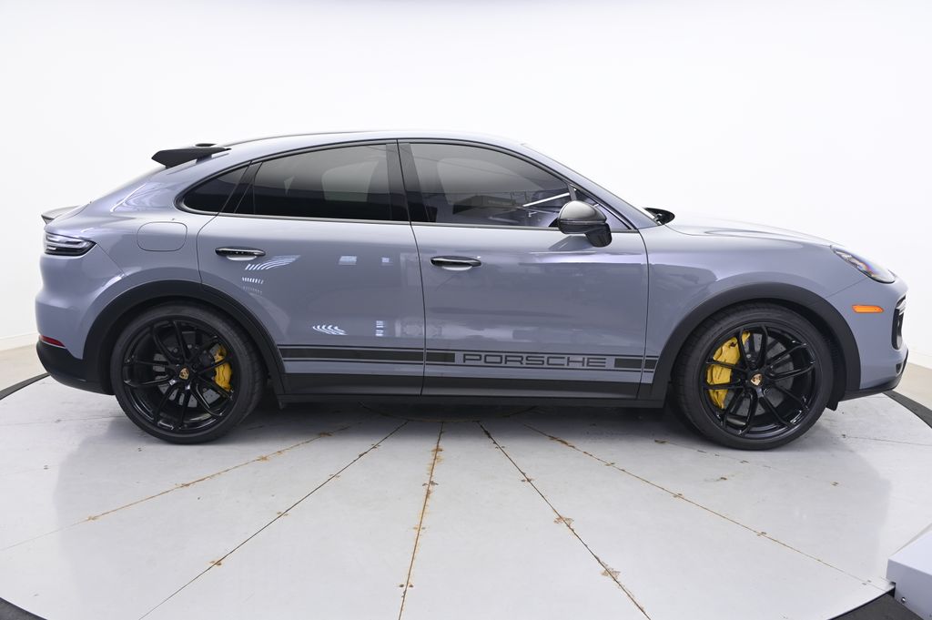Thumbnail: 2022 Porsche  - 8