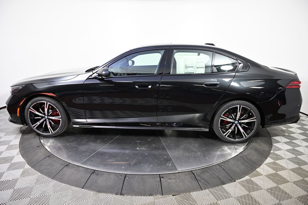 Thumbnail: 2026 BMW 5 Series - 2