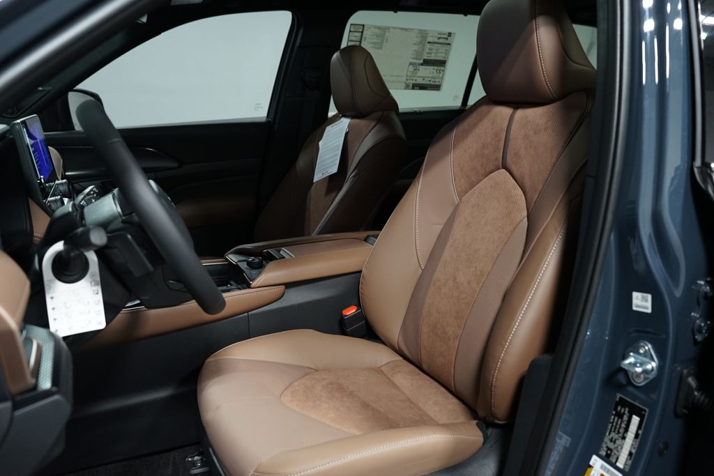 Thumbnail: 2026 Toyota Grand Highlander - 30