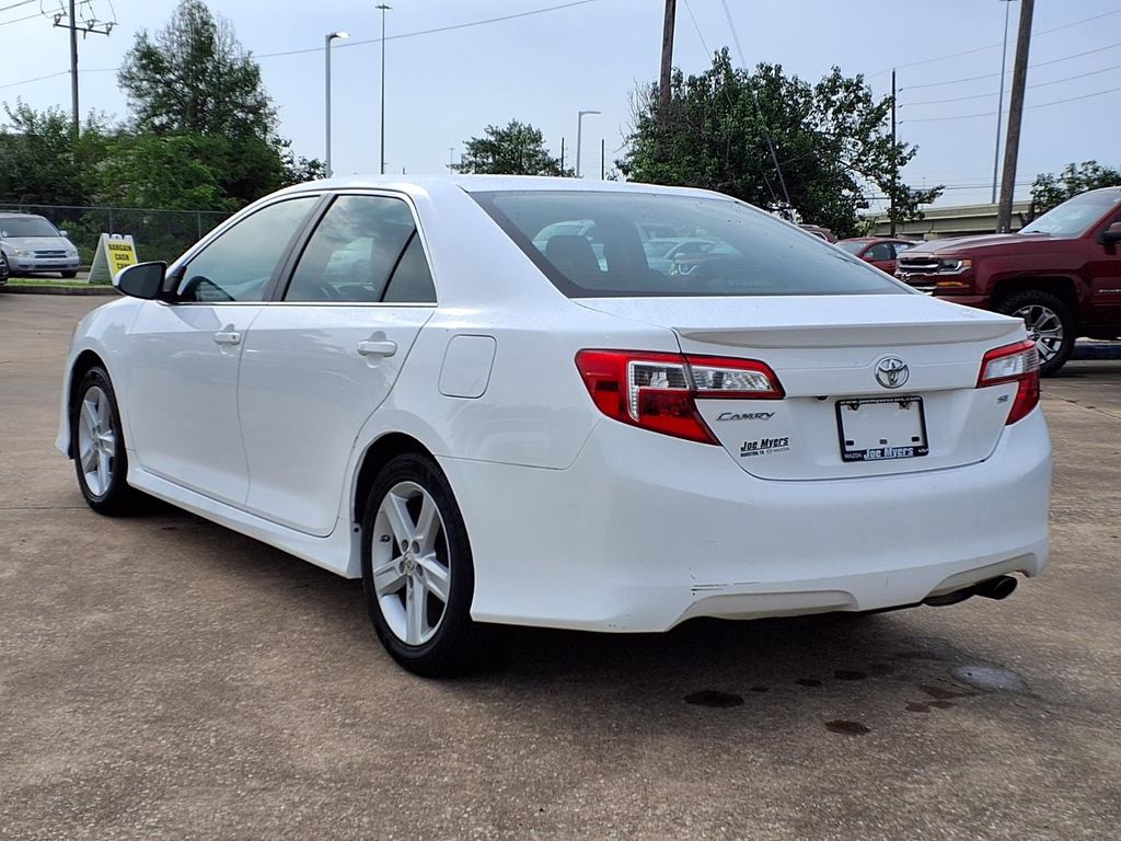2014 Toyota Camry SE - 1