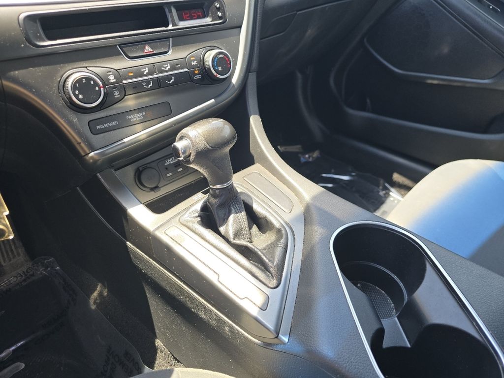 Used 2015 Silver Kia LX image 26