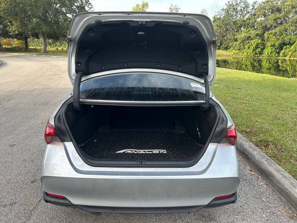 Thumbnail: 2021 Toyota Avalon - 10