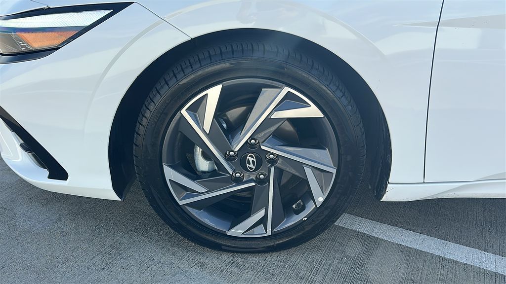 2024 Hyundai Elantra Limited White at Baytown Hyundai