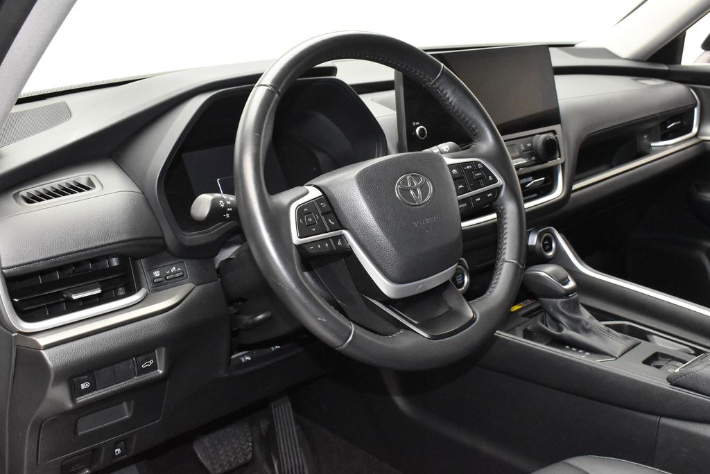 Thumbnail: 2024 Toyota Grand Highlander - 16