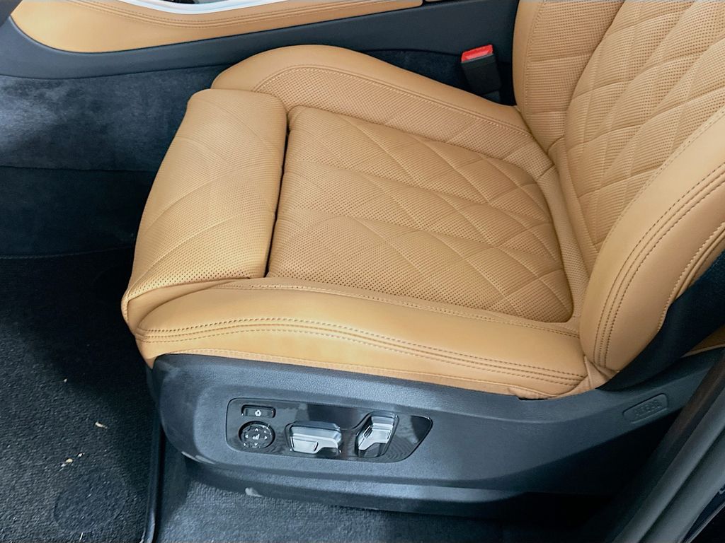 Thumbnail: 2026 BMW X5 - 21