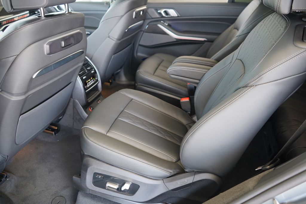 Thumbnail: 2025 BMW X7 - 20