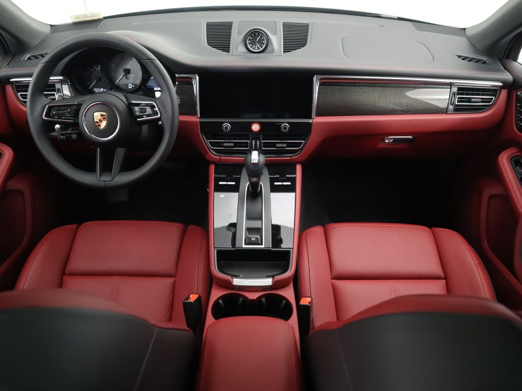 Thumbnail: 2025 Porsche Macan - 16