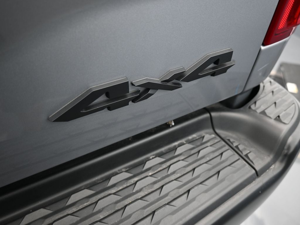 Used 2024 Billet Silver Metallic Clearcoat Ram Tradesman image 37