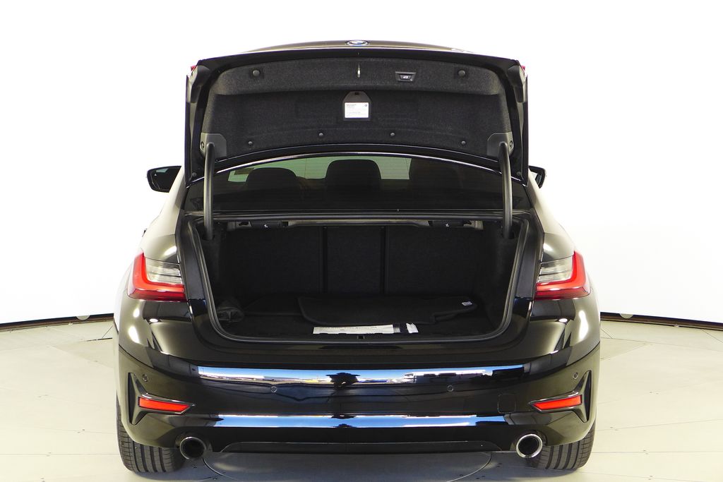 Thumbnail: 2022 BMW 3 Series - 10