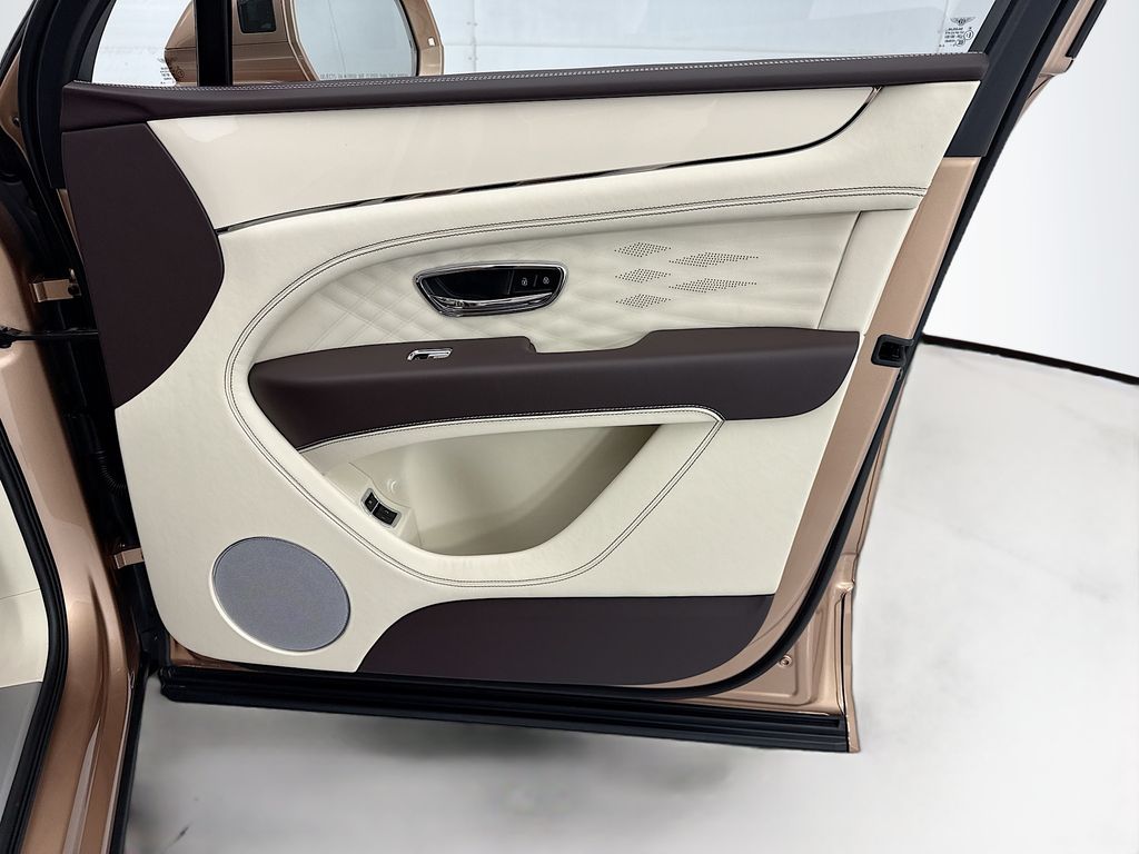 Thumbnail: 2026 Bentley Bentayga - 24