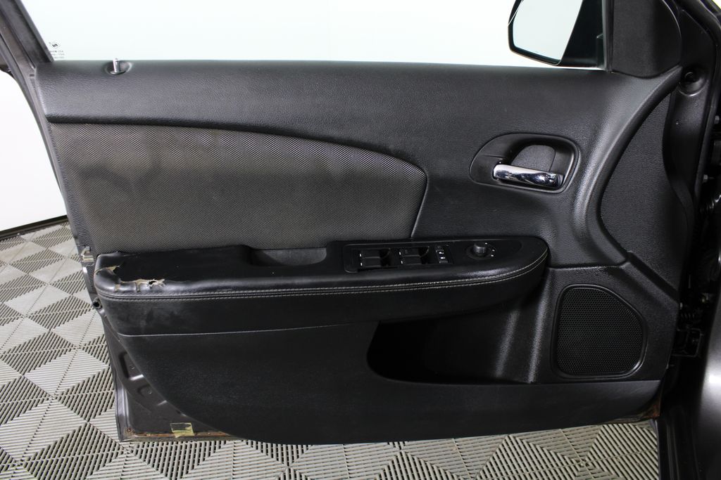 Used 2014 Dodge Avenger for sale in 