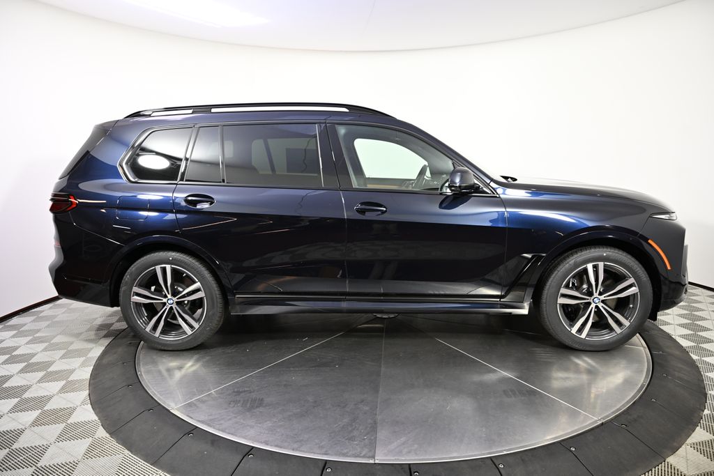 2025 BMW X7 xDrive40i 6