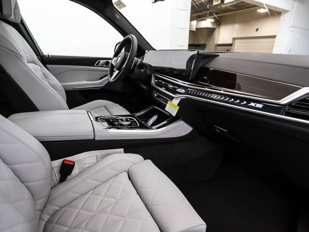 Thumbnail: 2026 BMW X5 - 32