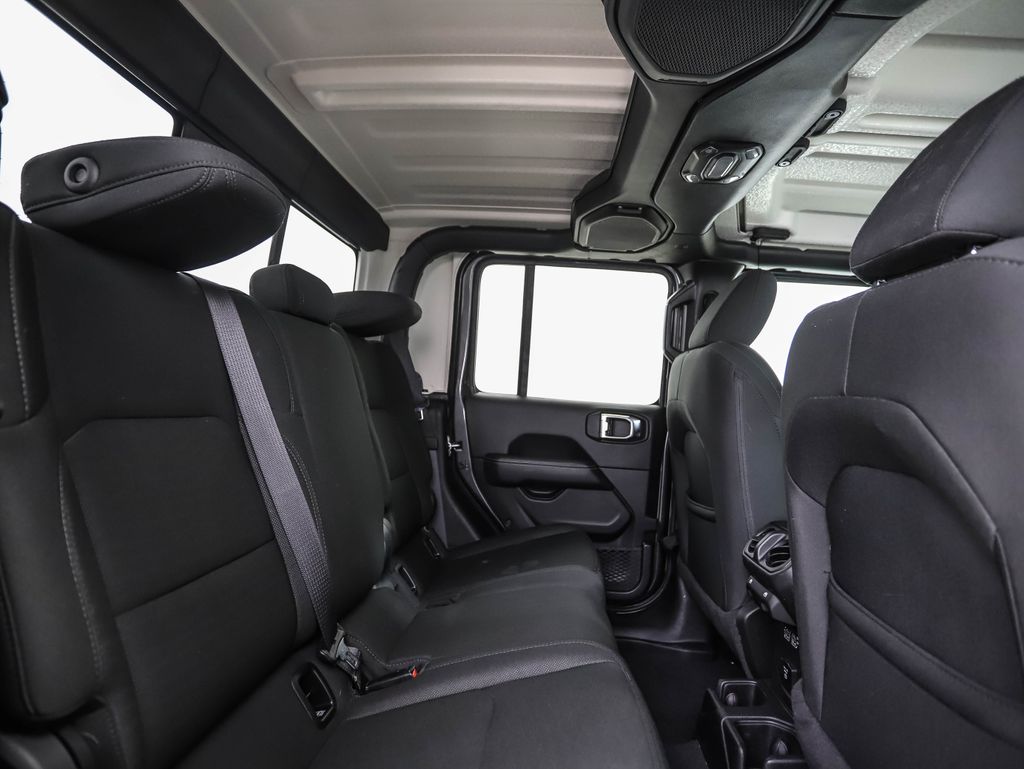 2020 Jeep Gladiator Overland 25