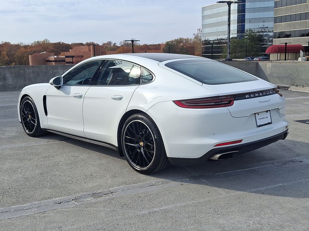 Thumbnail: 2019 Porsche Panamera - 3