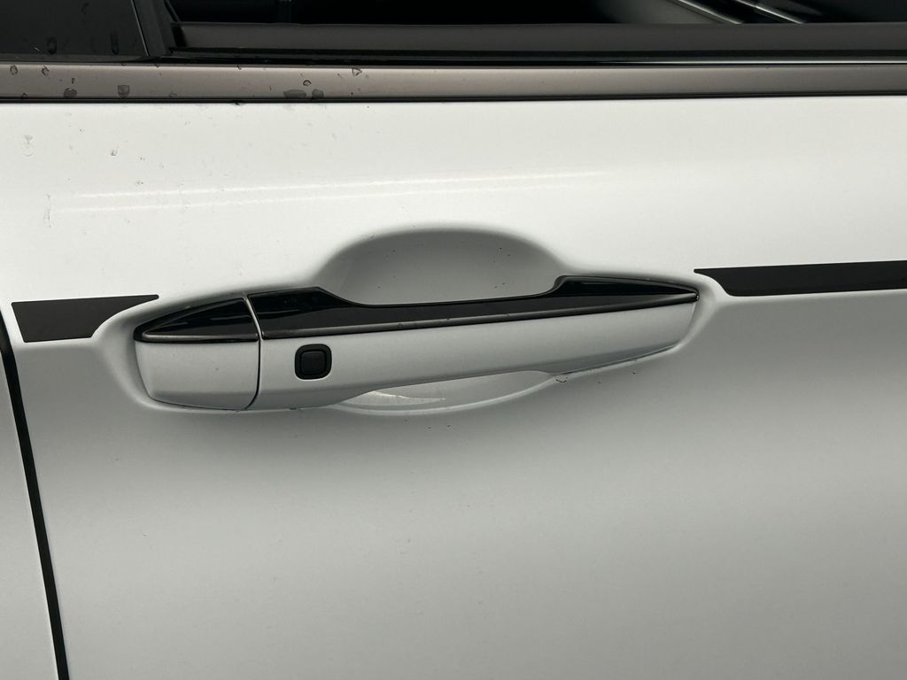 New 2026 White / Black Mitsubishi Trail Edition image 35