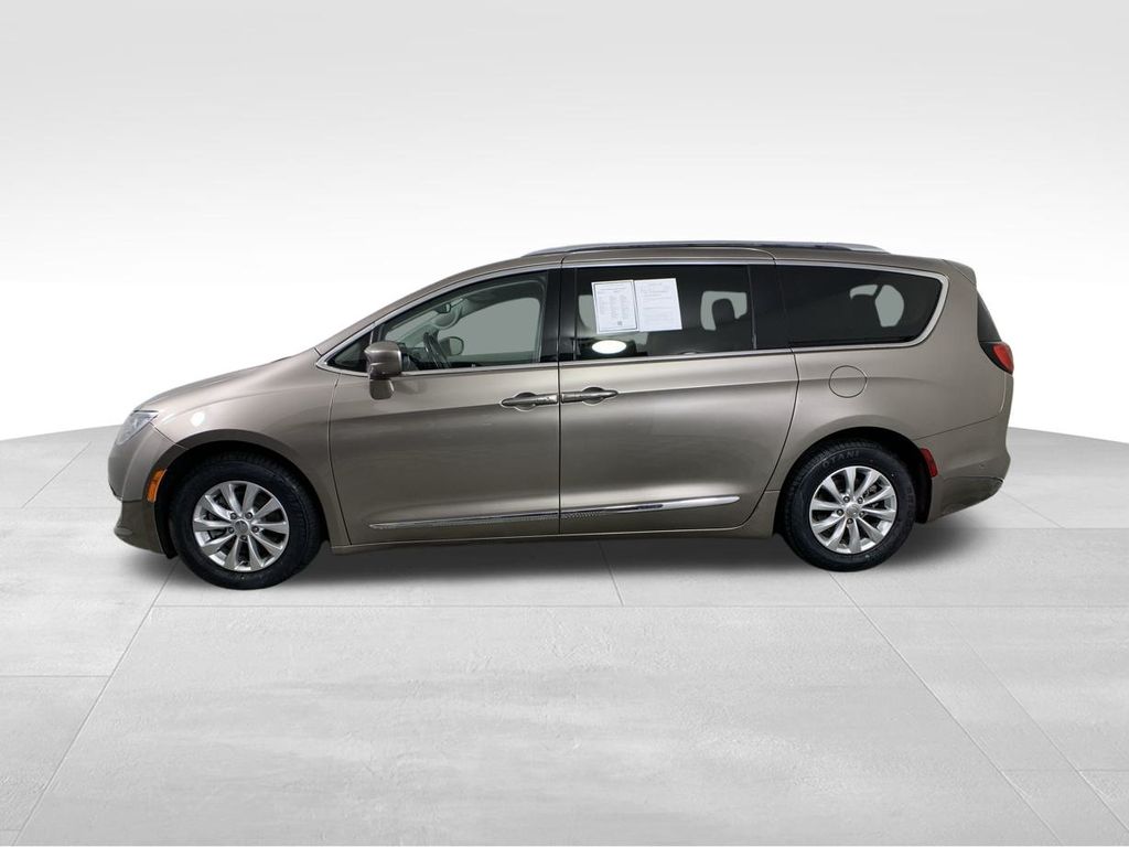 2018 Chrysler Pacifica Touring L 2