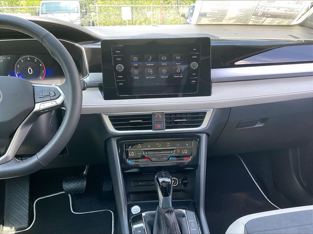 2026 Volkswagen Taos — photo 12