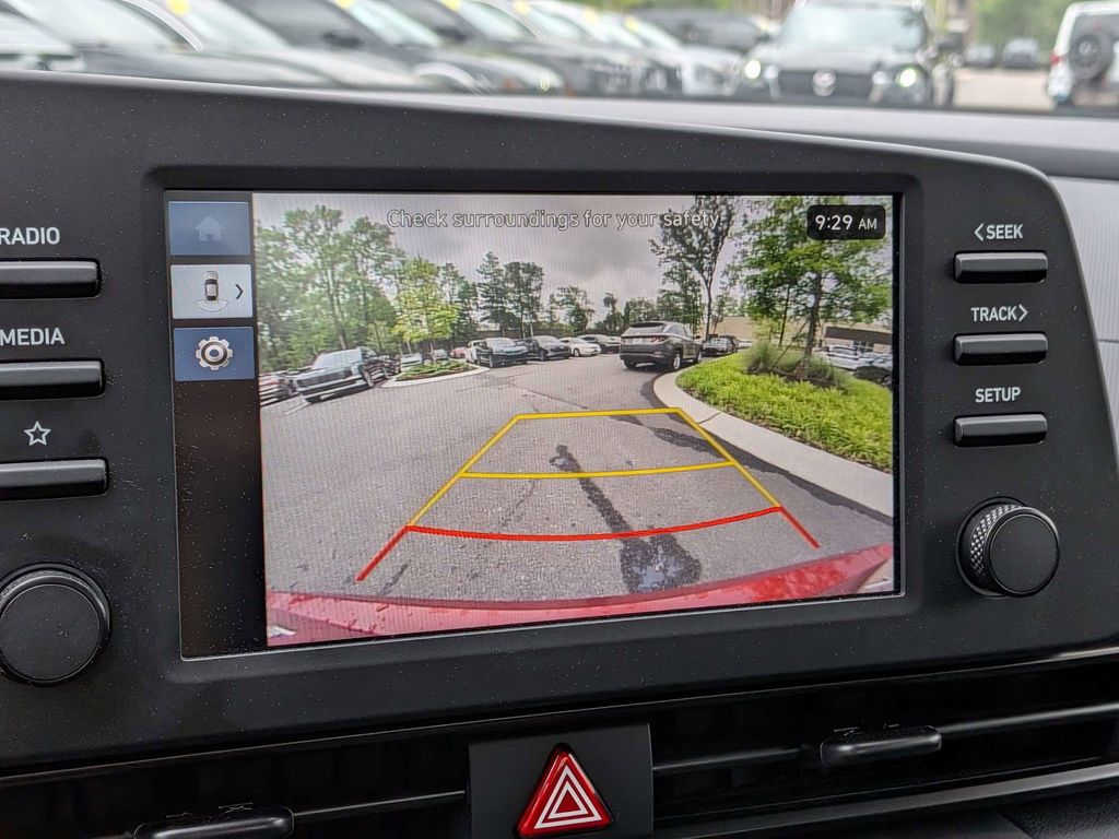 2025 Hyundai Elantra SEL - Photo 22