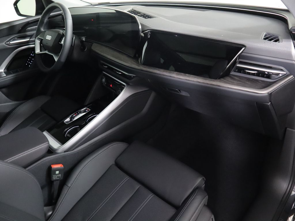 Thumbnail: 2025 Audi Q5 - 19