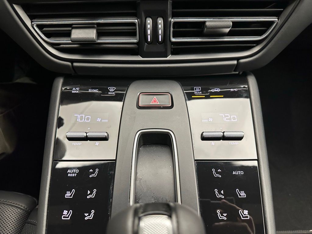 Thumbnail: 2024 Porsche Macan - 13