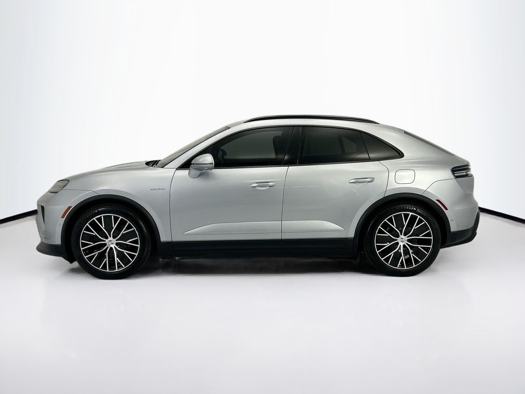 Thumbnail: 2025 Porsche Macan - 2