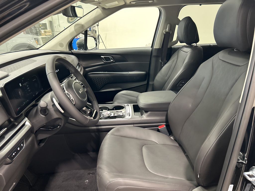 new 2026 Kia Carnival Hybrid car, priced at $1,164,713