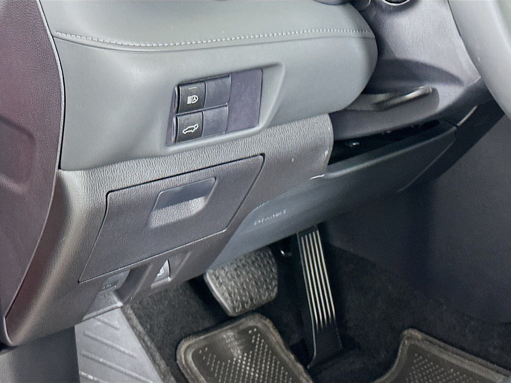 Thumbnail: 2026 Toyota Highlander - 10