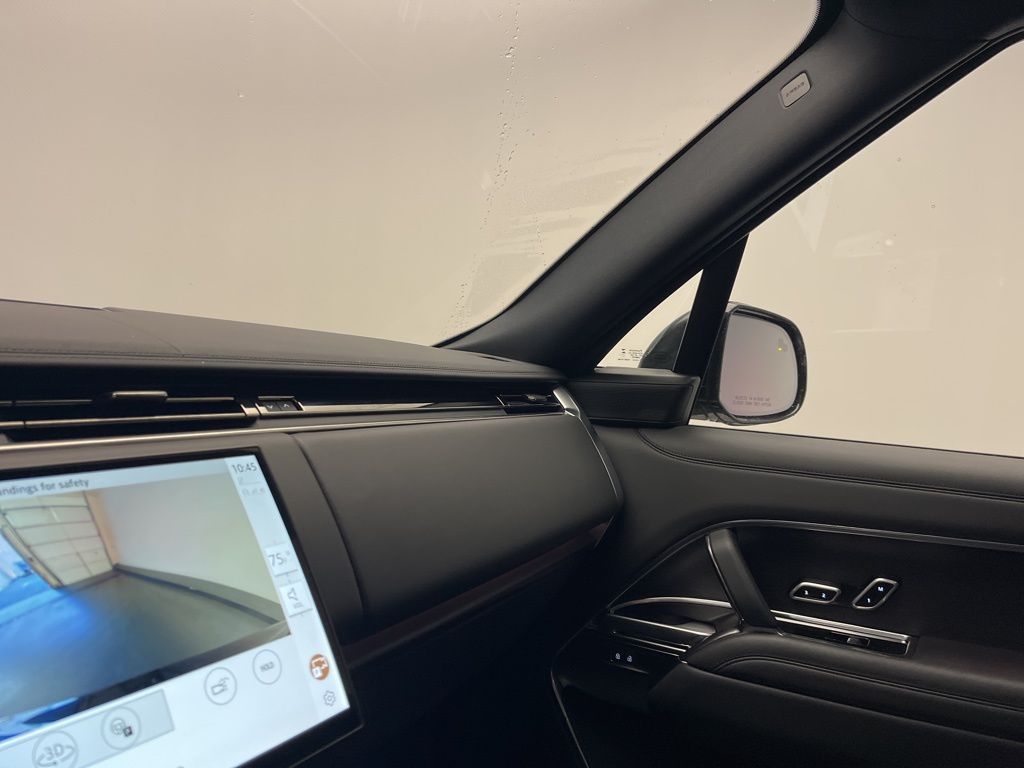 Thumbnail: 2025 Land Rover Range Rover - 21