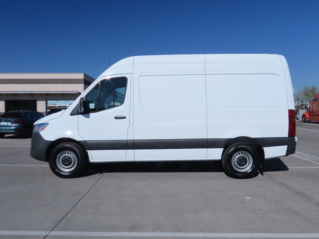 2025 Mercedes-Benz Sprinter 2500 8