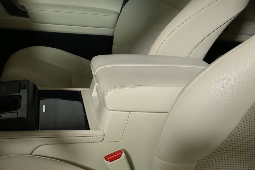 Thumbnail: 2022 Lexus GX - 26