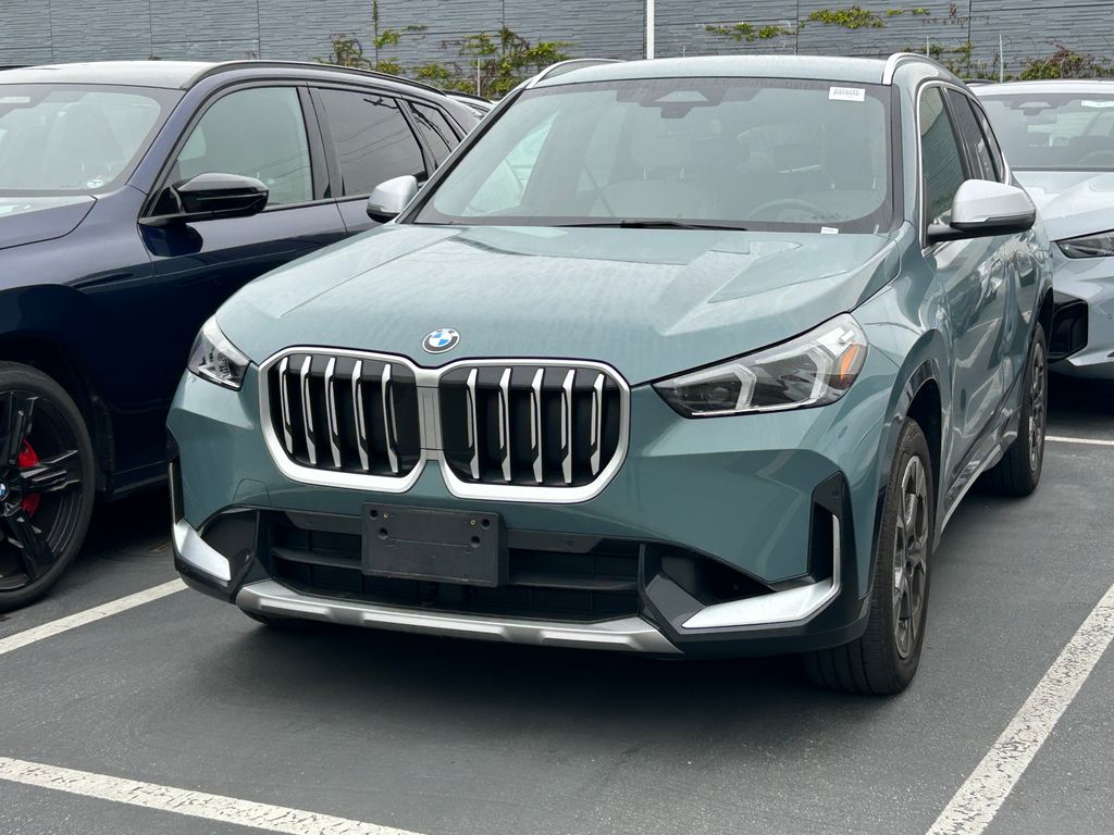 Thumbnail: 2023 BMW X1 - 2