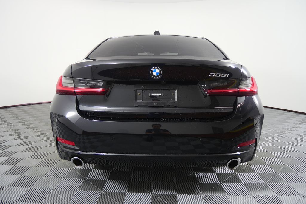 Thumbnail: 2023 BMW 3 Series - 4