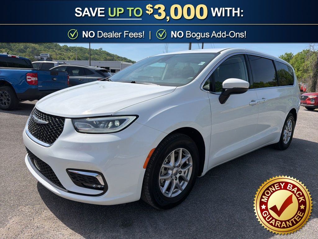 Bright White Clearcoat 2023 Chrysler Pacifica Touring L FWD Minivan Front-Wheel Drive 9-Speed Automatic