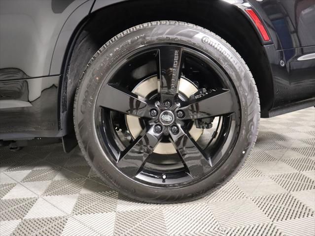 Thumbnail: 2025 Land Rover Defender - 32