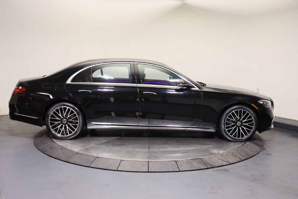 Thumbnail: 2023 Mercedes-Benz S-Class - 8
