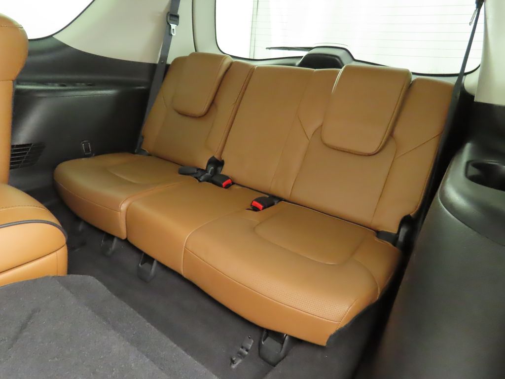 2019 INFINITI QX80 Luxe 23