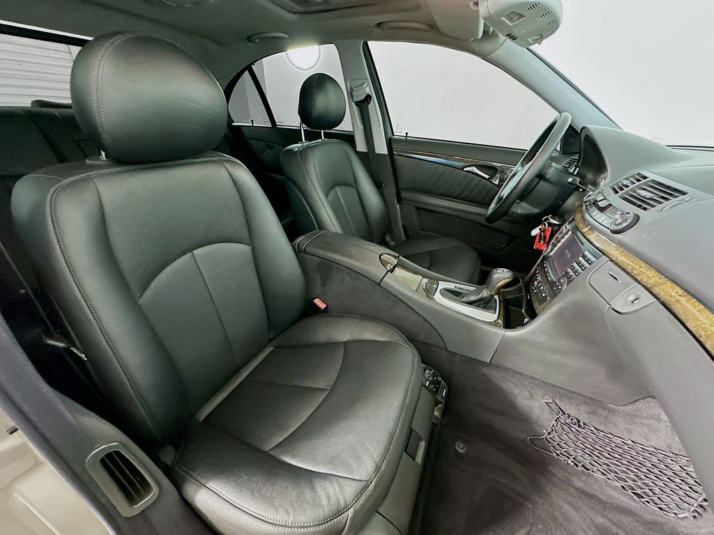 Thumbnail: 2005 Mercedes-Benz E-Class - 26