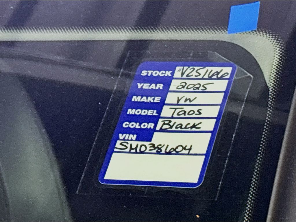 2025 Volkswagen Taos 1.5T SE Black