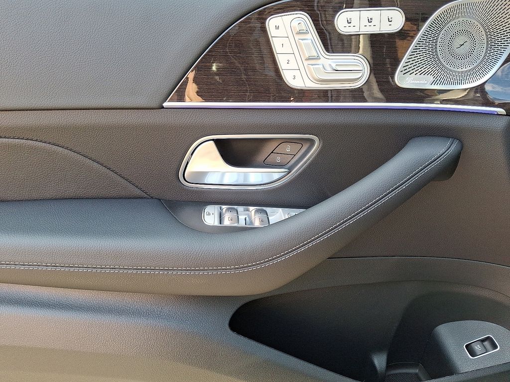 Thumbnail: 2026 Mercedes-Benz GLE - 7