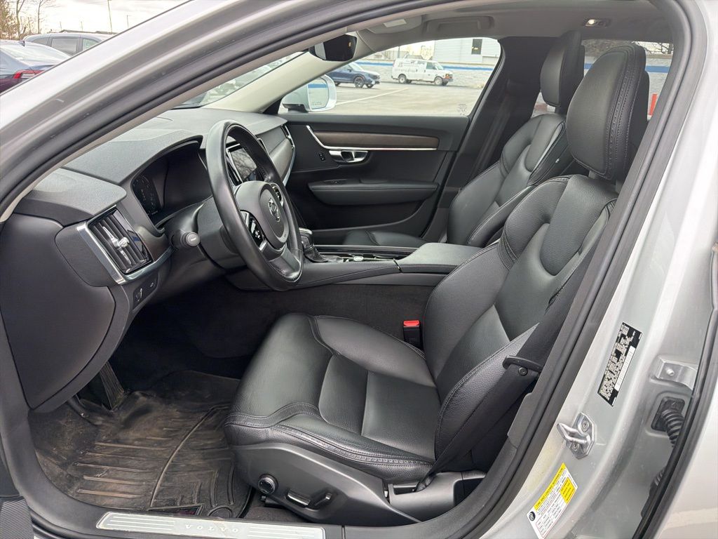 Thumbnail: 2018 Volvo S90 - 17