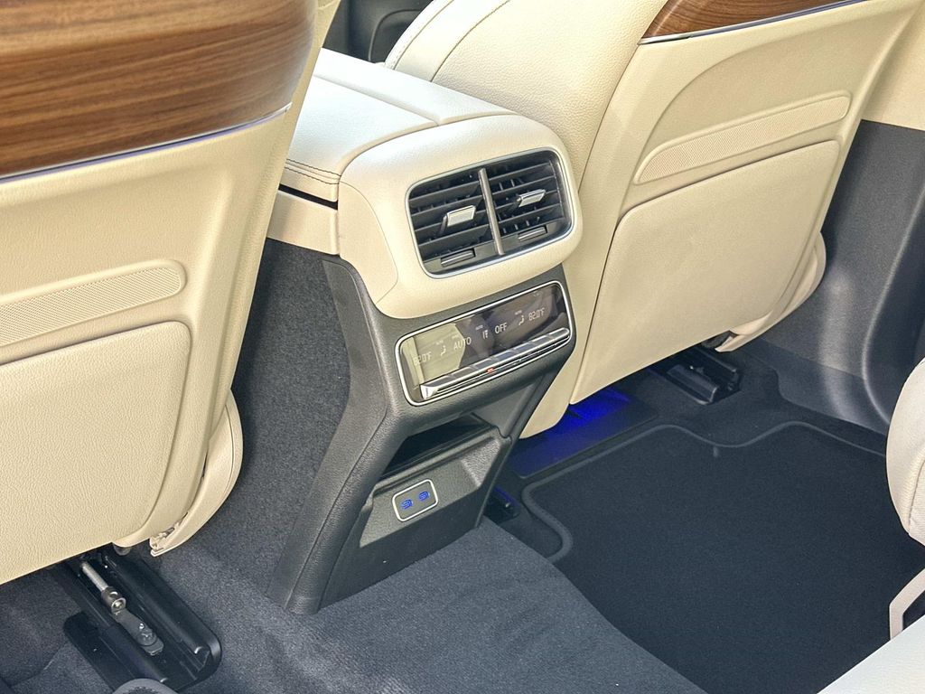 Thumbnail: 2026 Mercedes-Benz GLS - 20