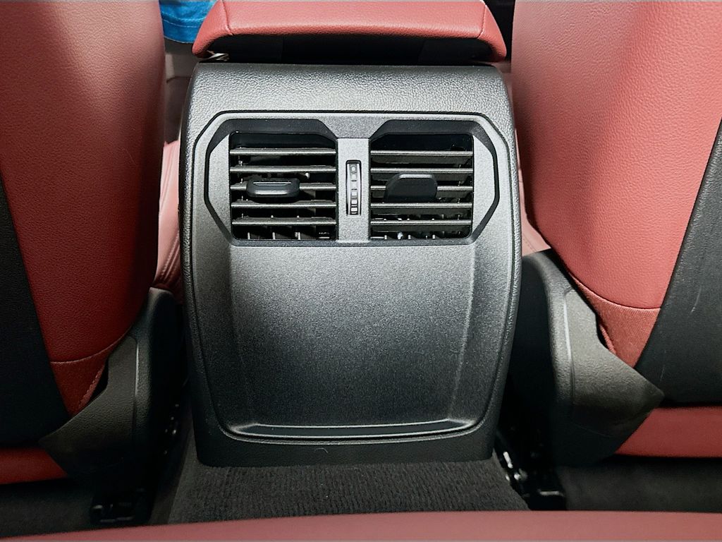 Thumbnail: 2025 BMW 4 Series - 26