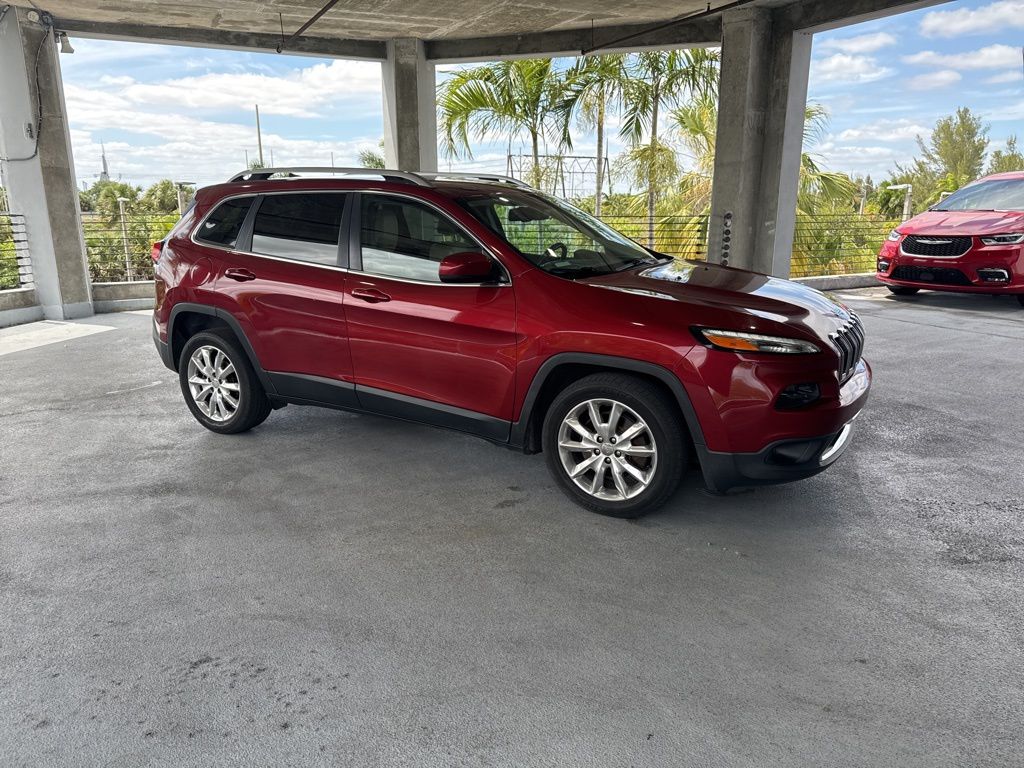 2017 Jeep Cherokee media 1
