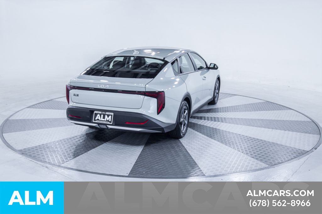 Used 2025 Blue Kia LXS image 9