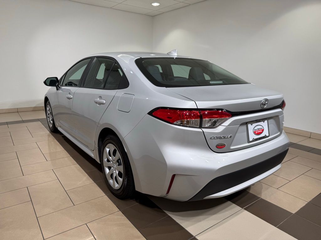 2022 Toyota Corolla LE 3